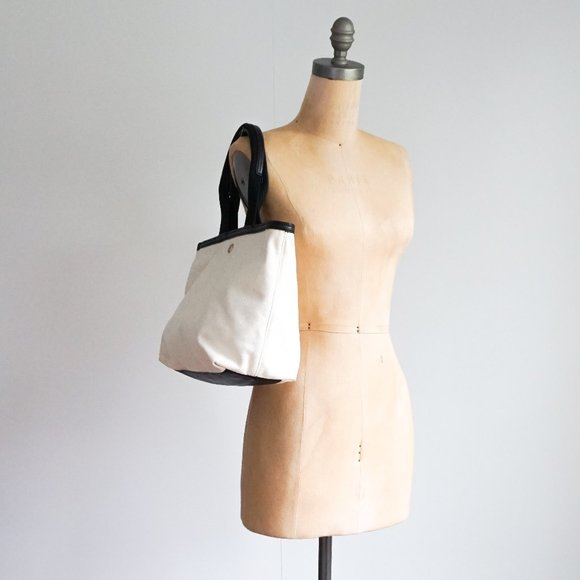 Skagen White Canvas  with black leather trim Tote - Picture 2 of 9